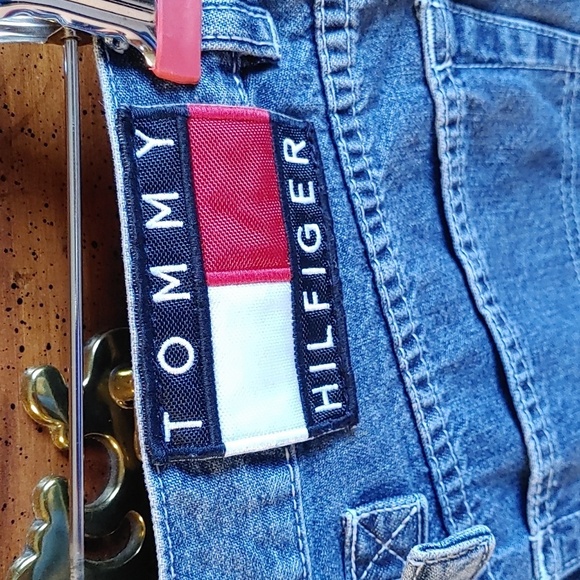 🌻Tommy Hilfiger Vintage Buckle Back Jean Shorts - Picture 4 of 10